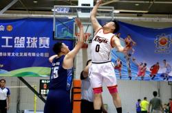 精彩绝伦的职业篮球赛场上技战术比拼的简单介绍