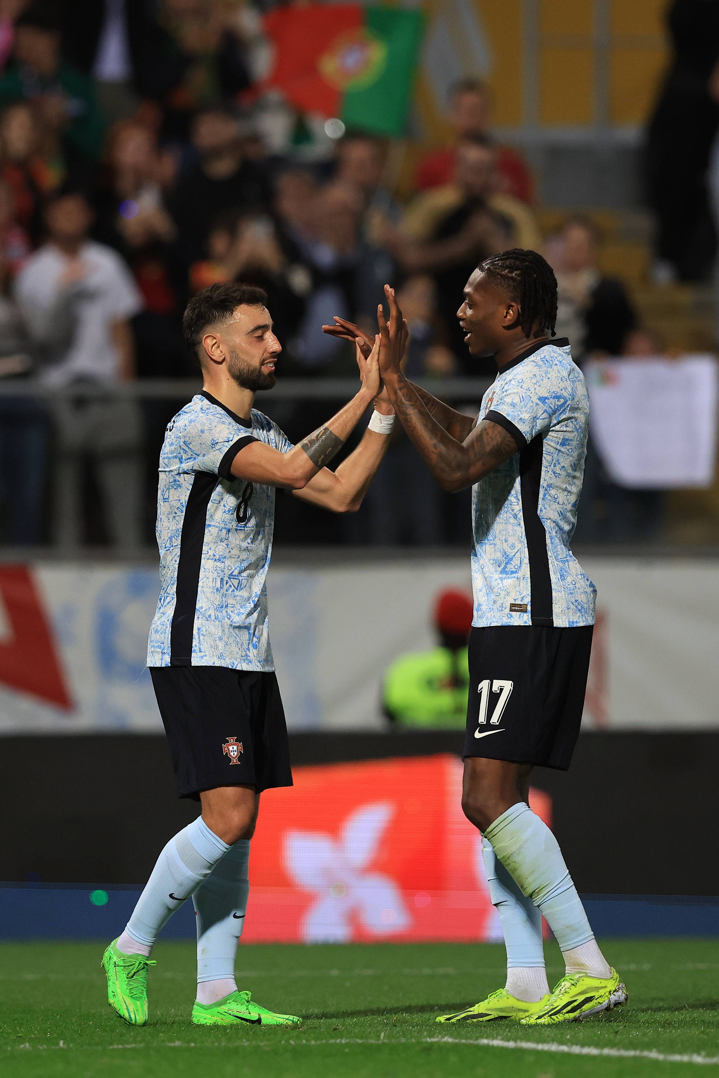 国际足球友谊赛即将启动,各队实力对抗 国际足球友谊赛即将启动,各队实力对抗