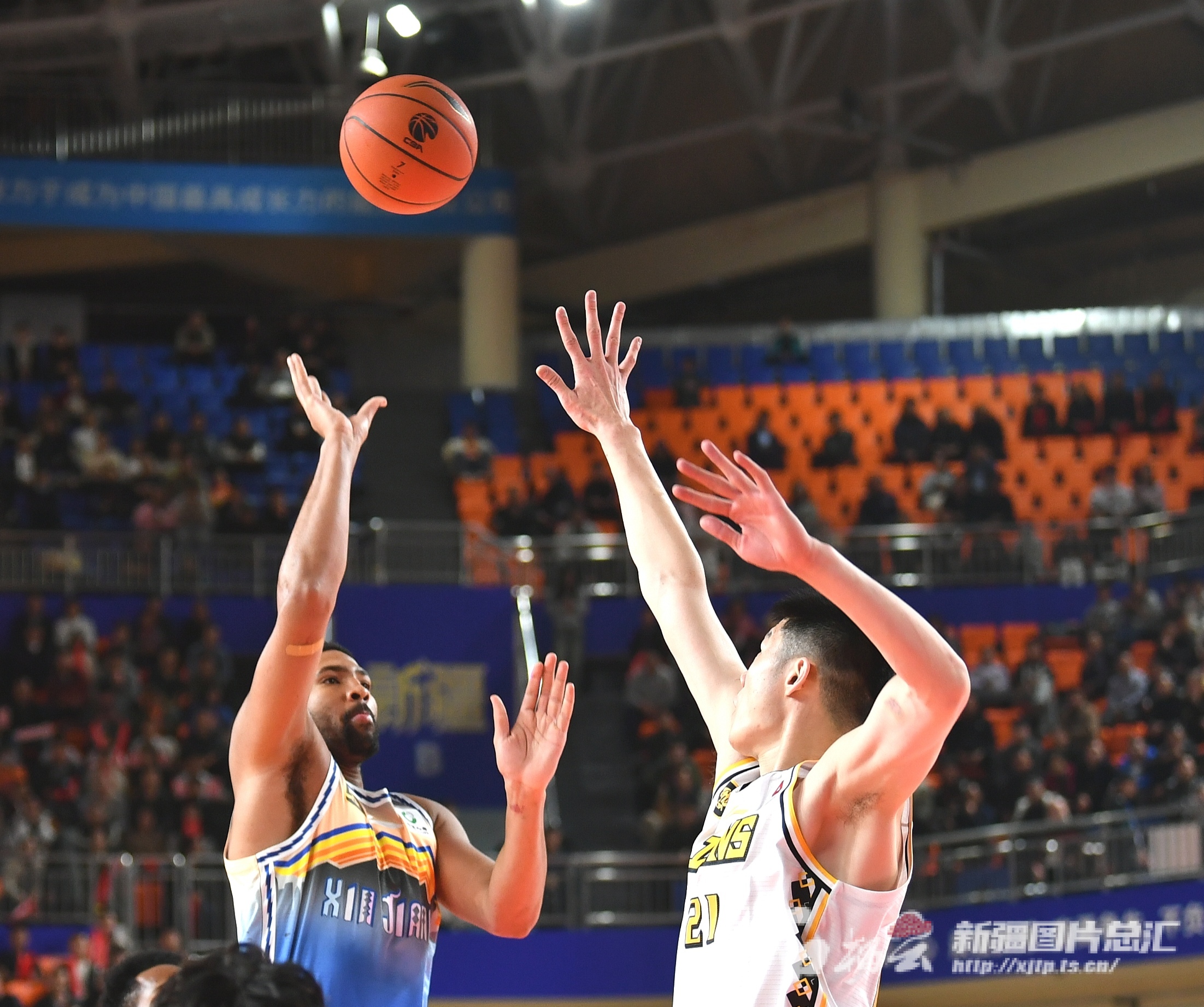 新疆男篮客场击败福建队连胜达到六场 新疆男篮客场击败福建队连胜达到六场