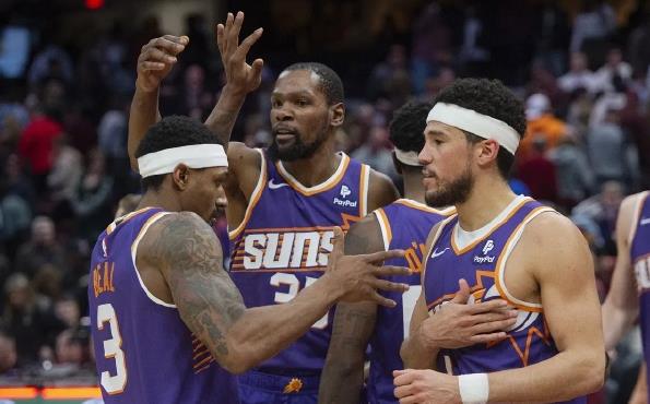 雄鹿队轻取灰熊队,牢牢守住东部榜首的简单介绍 雄鹿队轻取灰熊队,牢牢守住东部榜首的简单介绍