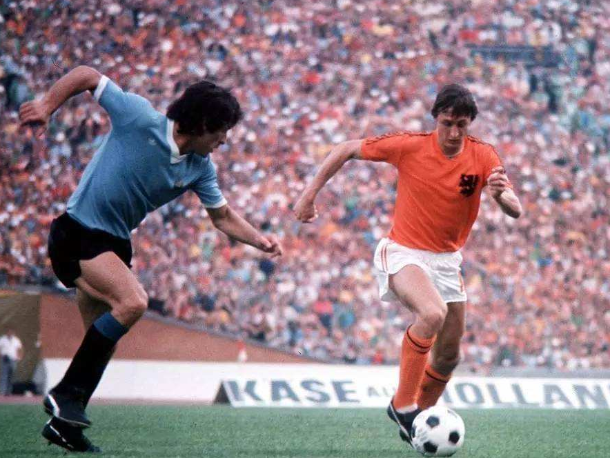 拜仁惨败阿贾克斯,出线前景堪忧的简单介绍 拜仁惨败阿贾克斯,出线前景堪忧的简单介绍