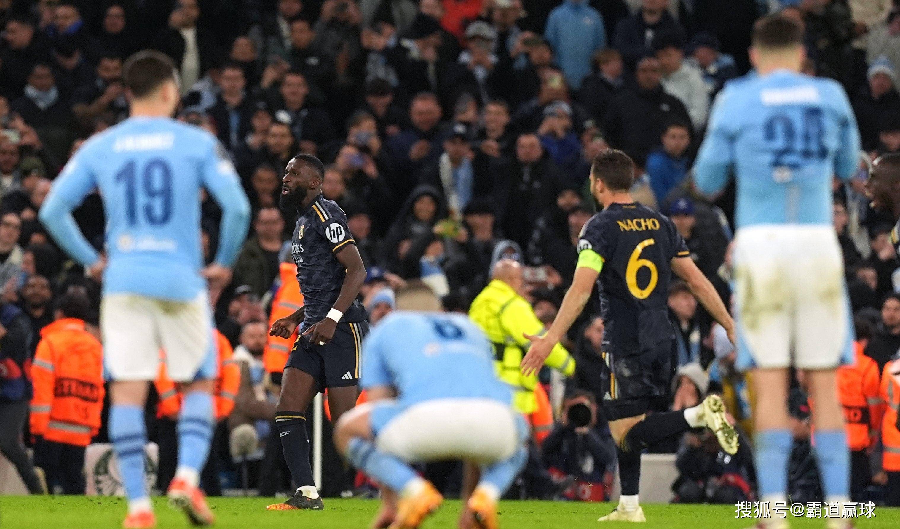 皇马主场战平曼城,争夺激烈 皇马主场战平曼城,争夺激烈