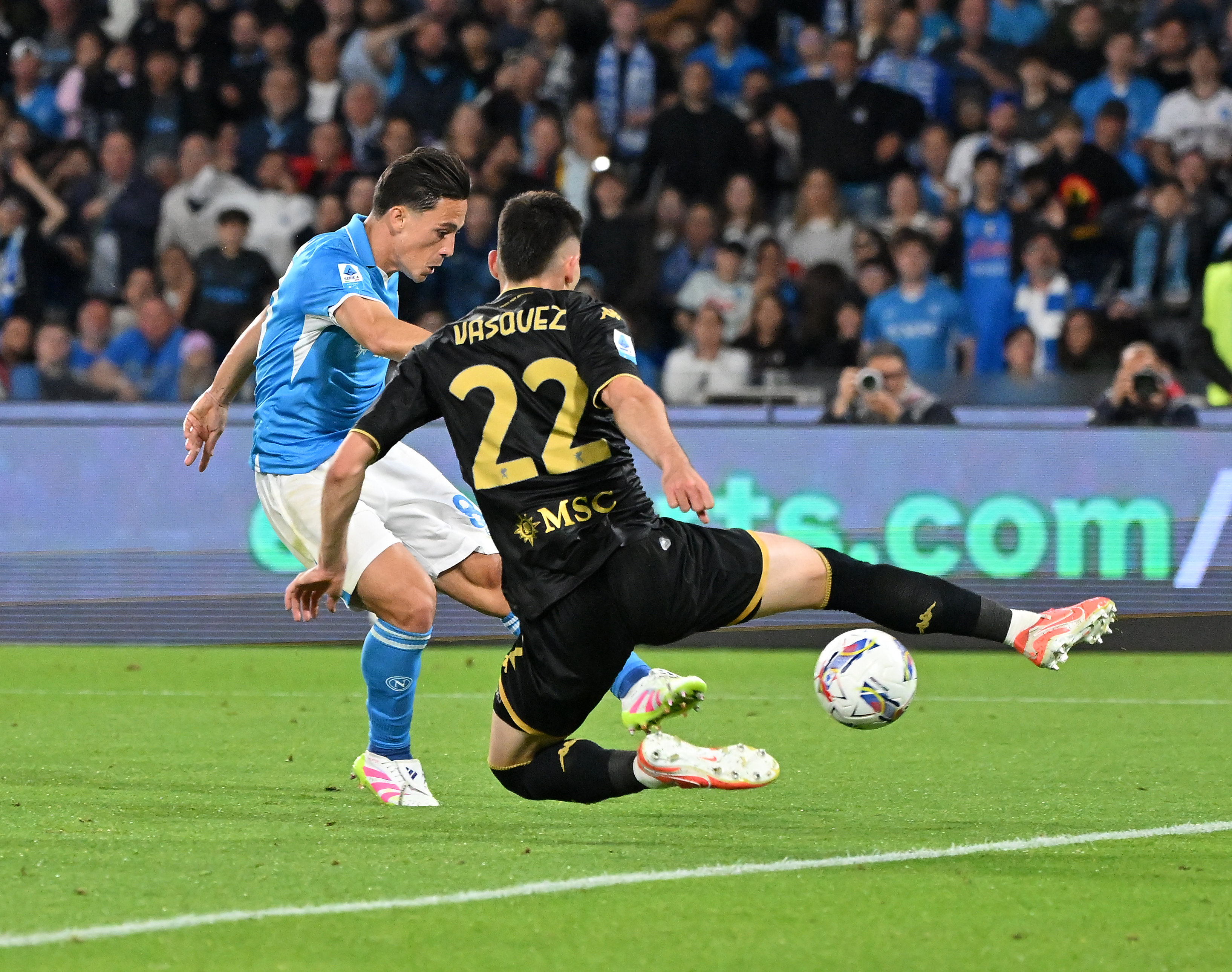 那不勒斯备战与克罗托内的比赛的简单介绍