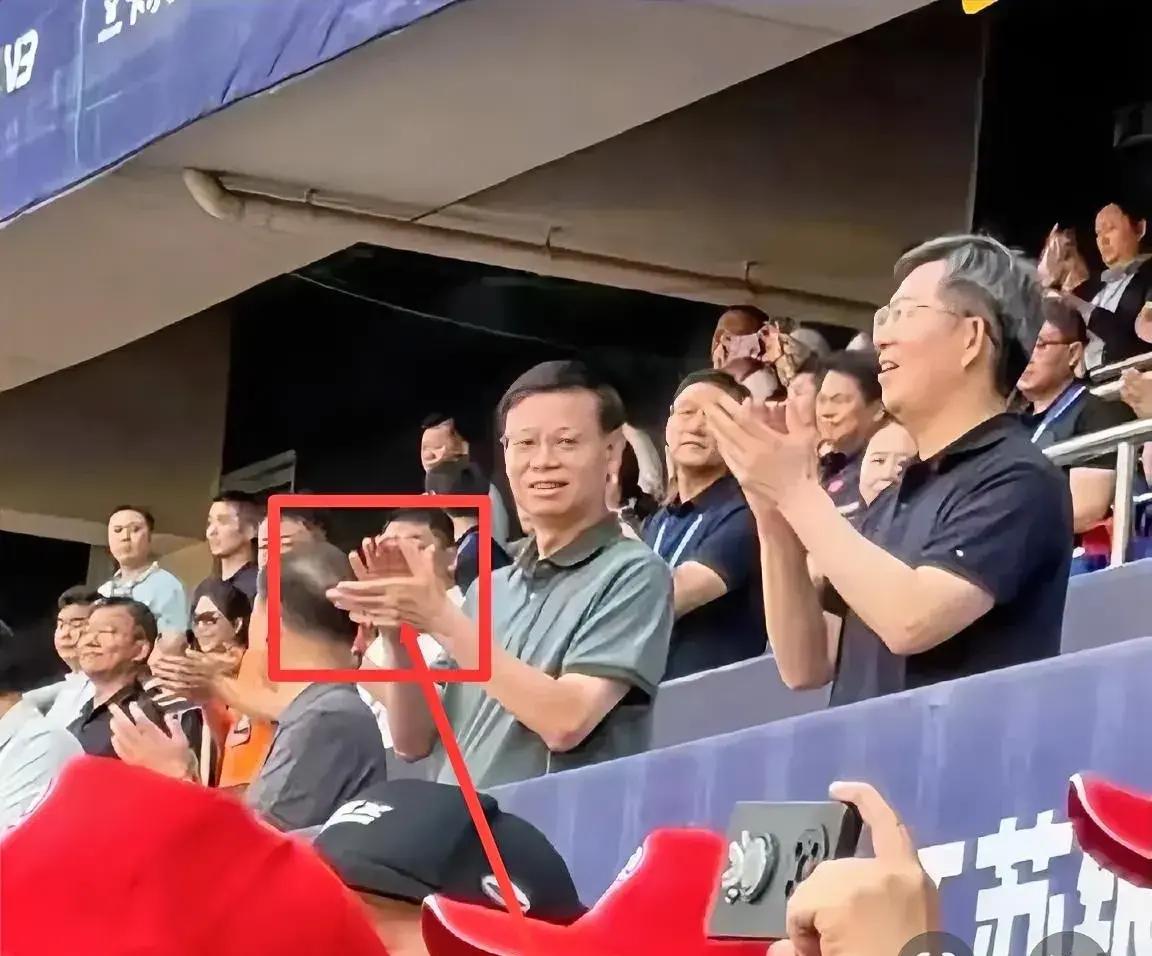 江苏客场逆袭，赢得球迷掌声