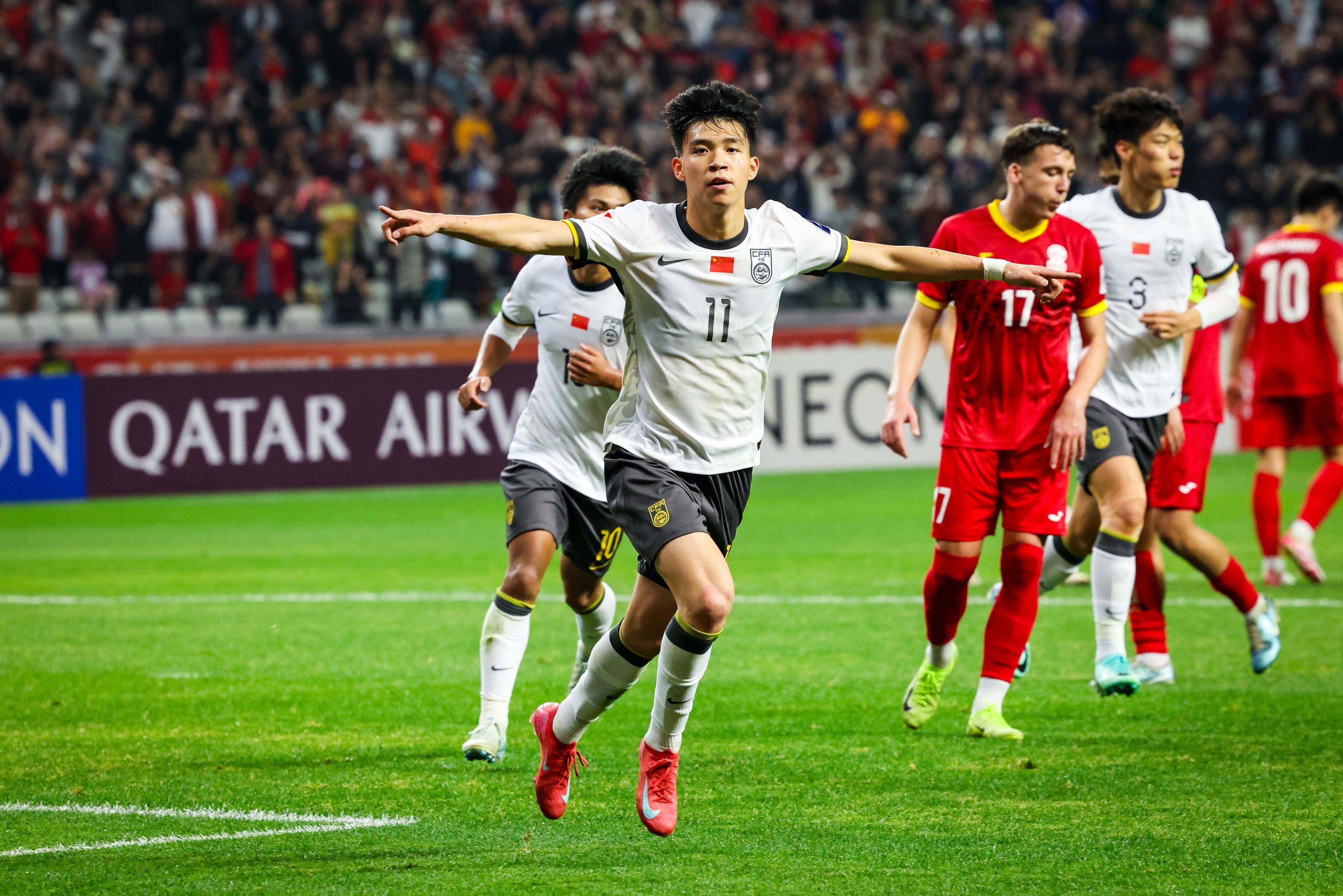 中国足球在国际赛场崭露头角