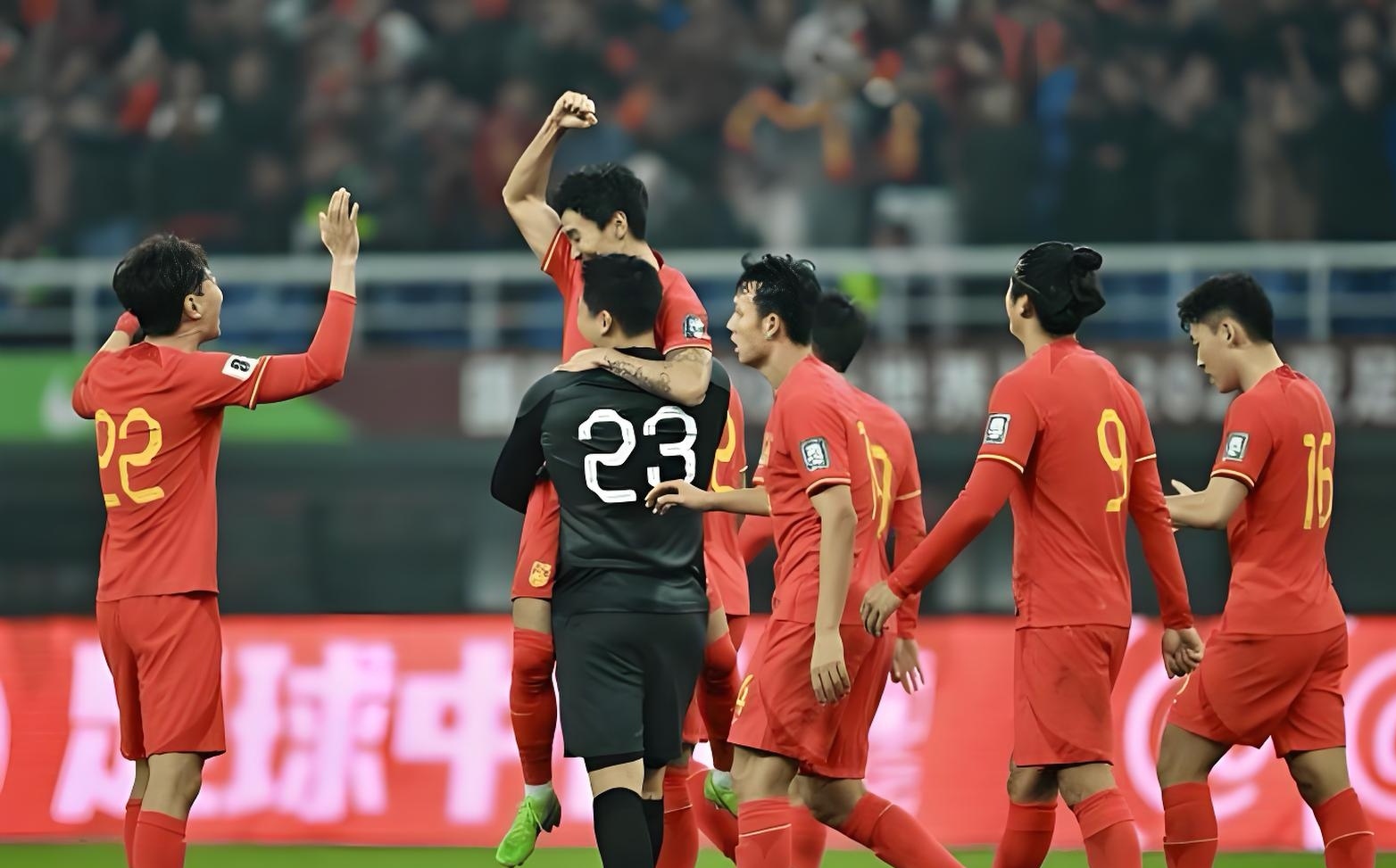 足球比赛成绩引起瞩目，备受关注