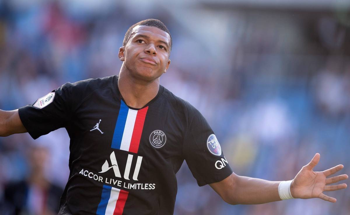 皇马小将苏斯首秀破门,成为西甲新宠!巴萨球迷怒怼主帅 皇马小将苏斯首秀破门,成为西甲新宠!巴萨球迷怒怼主帅