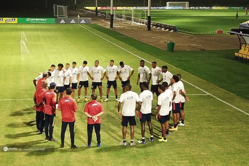 哥伦比亚球队签下巴西教练，备战南美比赛的简单介绍