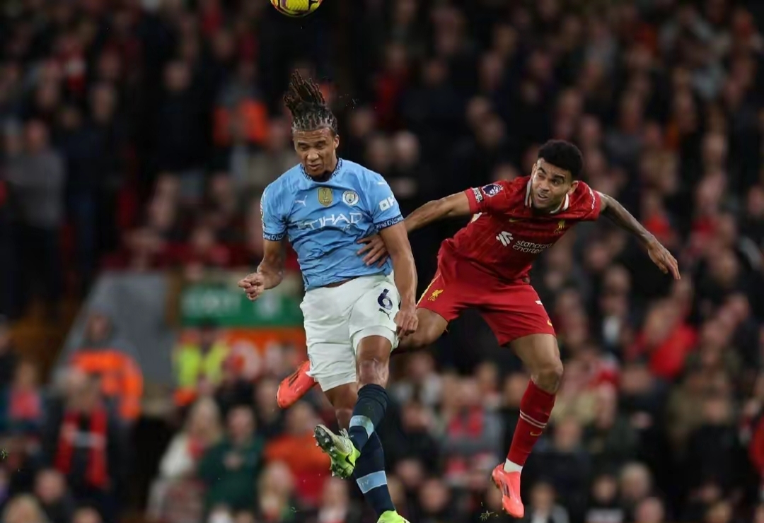 关于利物浦与曼城的对抗：胜负难分的信息