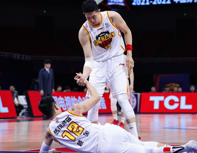 深圳队员意外受伤，或影响战绩