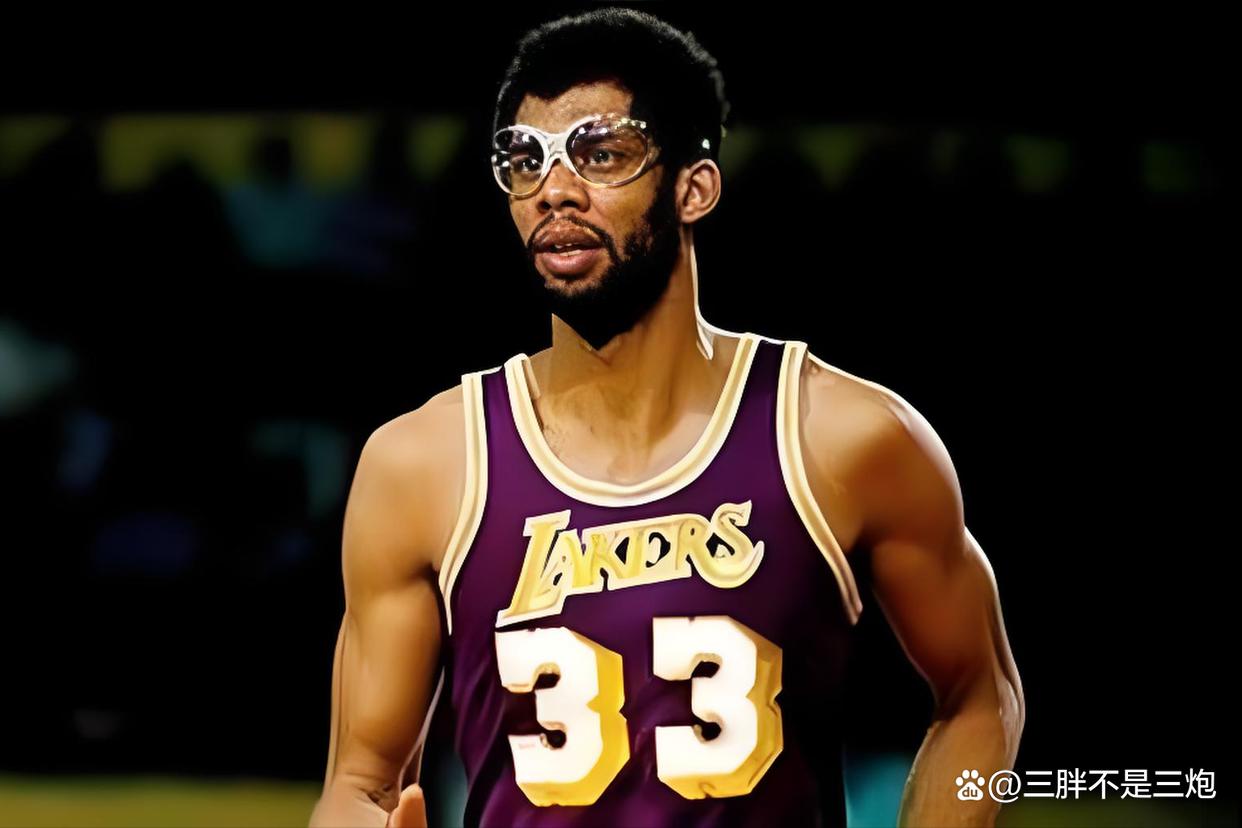 包含球员生涯单场得分破纪录，创造历史的词条