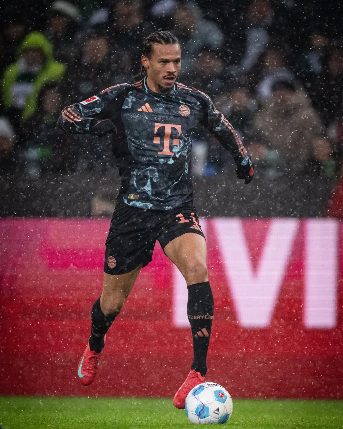 门兴格拉德巴赫战平不莱梅,追赶势头受阻的简单介绍 门兴格拉德巴赫战平不莱梅,追赶势头受阻的简单介绍