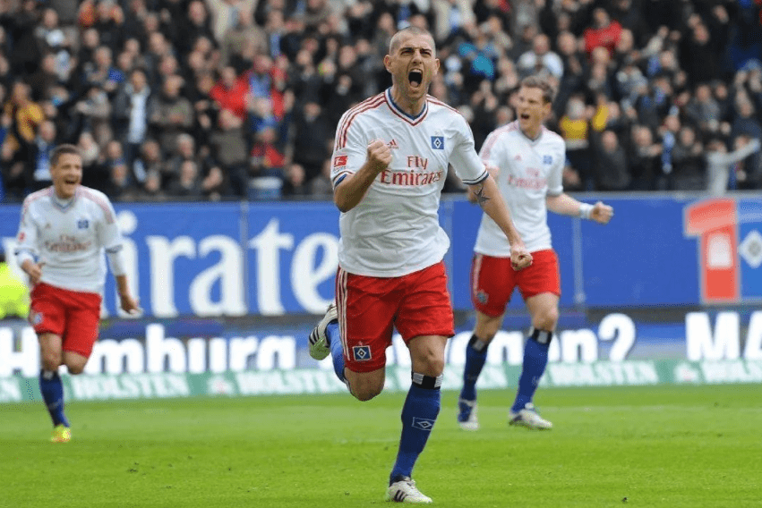 关于汉堡队取胜，保持在积分榜上的位置的信息