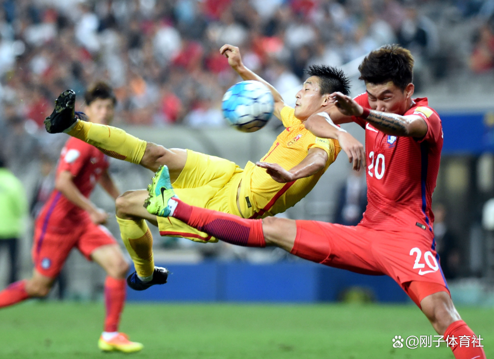 日韩对决激烈战斗，酣畅淋漓比赛